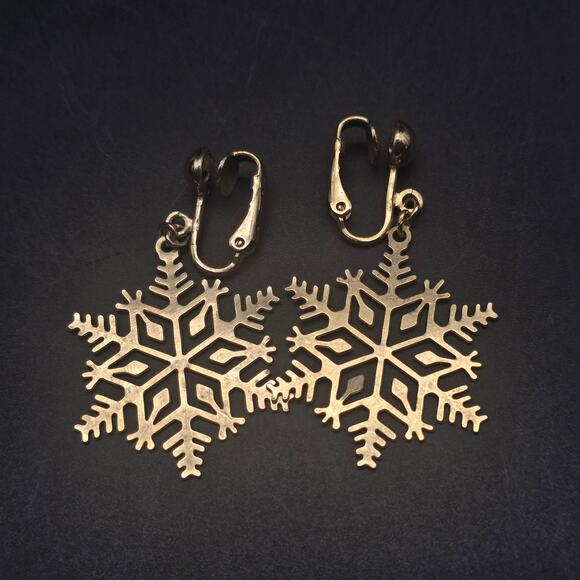 Avon 1982 Snowflake Earrings Gold Tone Clip On Vintage Christmas Holiday - Picture 1 of 5